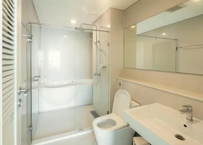 Thong Lor Luxury With Swimming Pool, Fast Wifi *