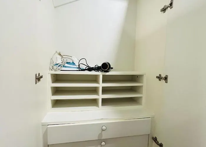 Thong Lor Luxury With Swimming Pool, Fast Wifi Apartment