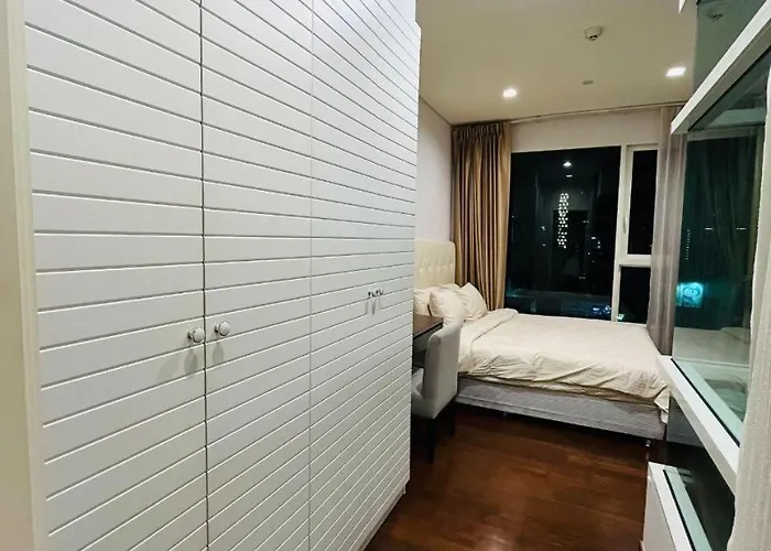 Thong Lor Luxury With Swimming Pool, Fast Wifi Apartment