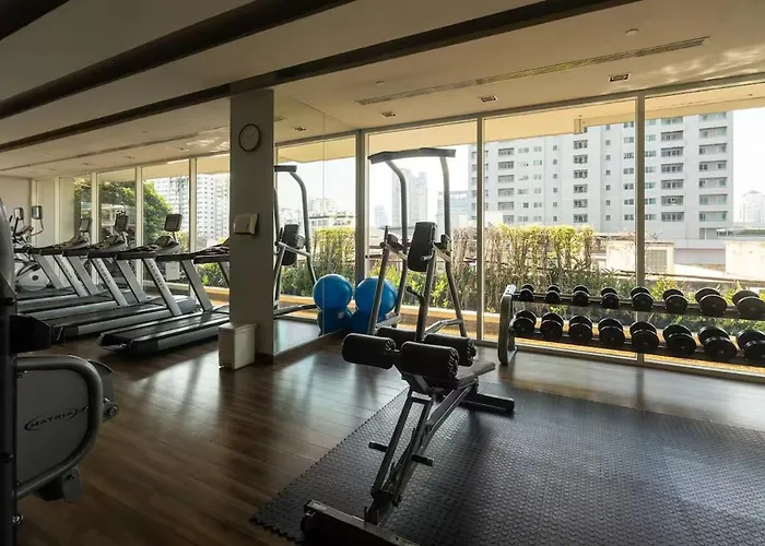 Thong Lor Luxury With Swimming Pool, Fast Wifi Apartment *